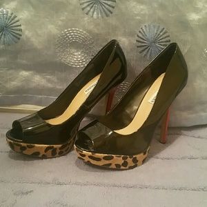 Steve Madden Platform Pumps